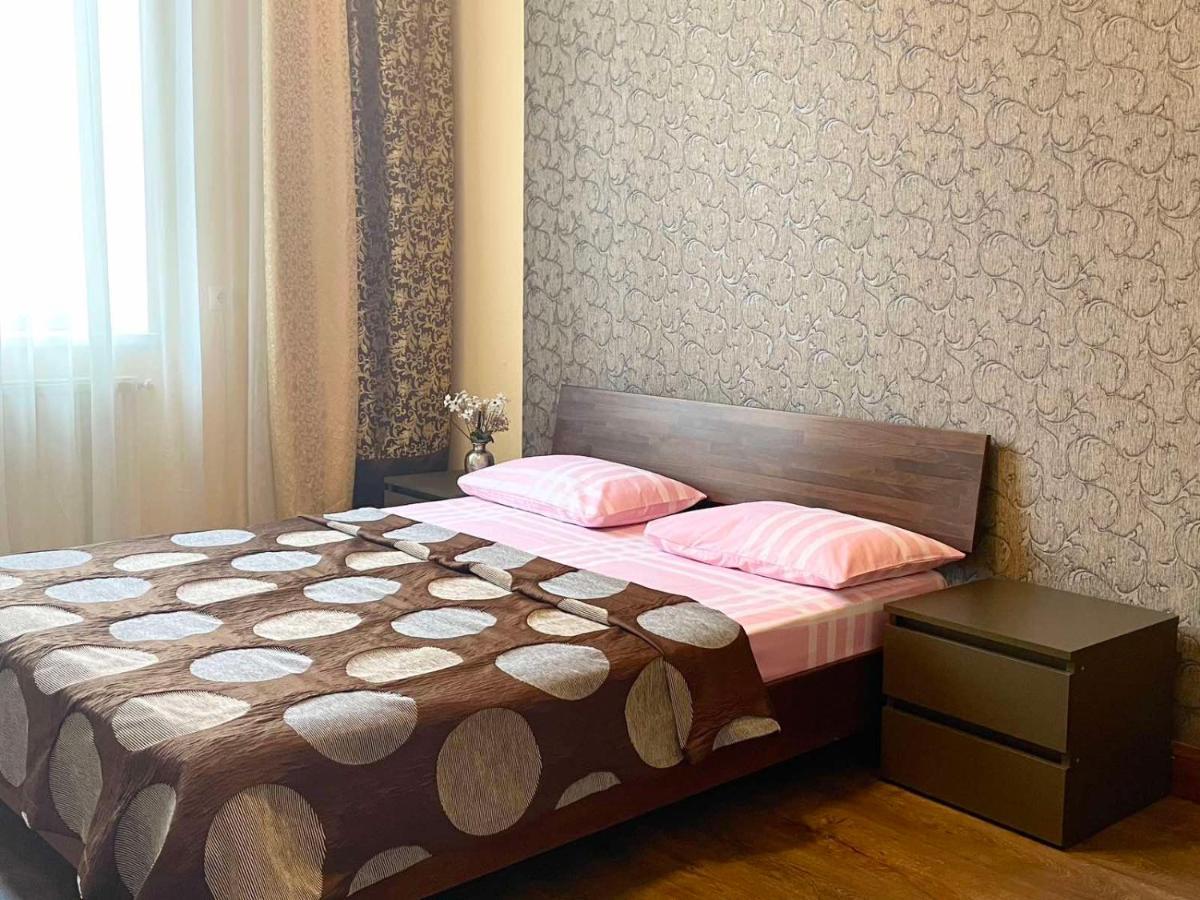 Крехівська 5,Апартаменти В Центрі, Дві Спальні Λβιβ Εξωτερικό φωτογραφία